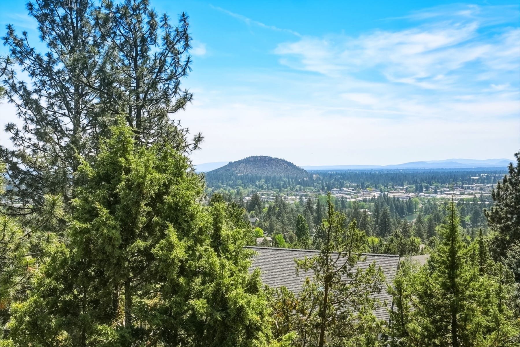 2409 NW Hillpine Court Bend, OR 97703 - 物件實景