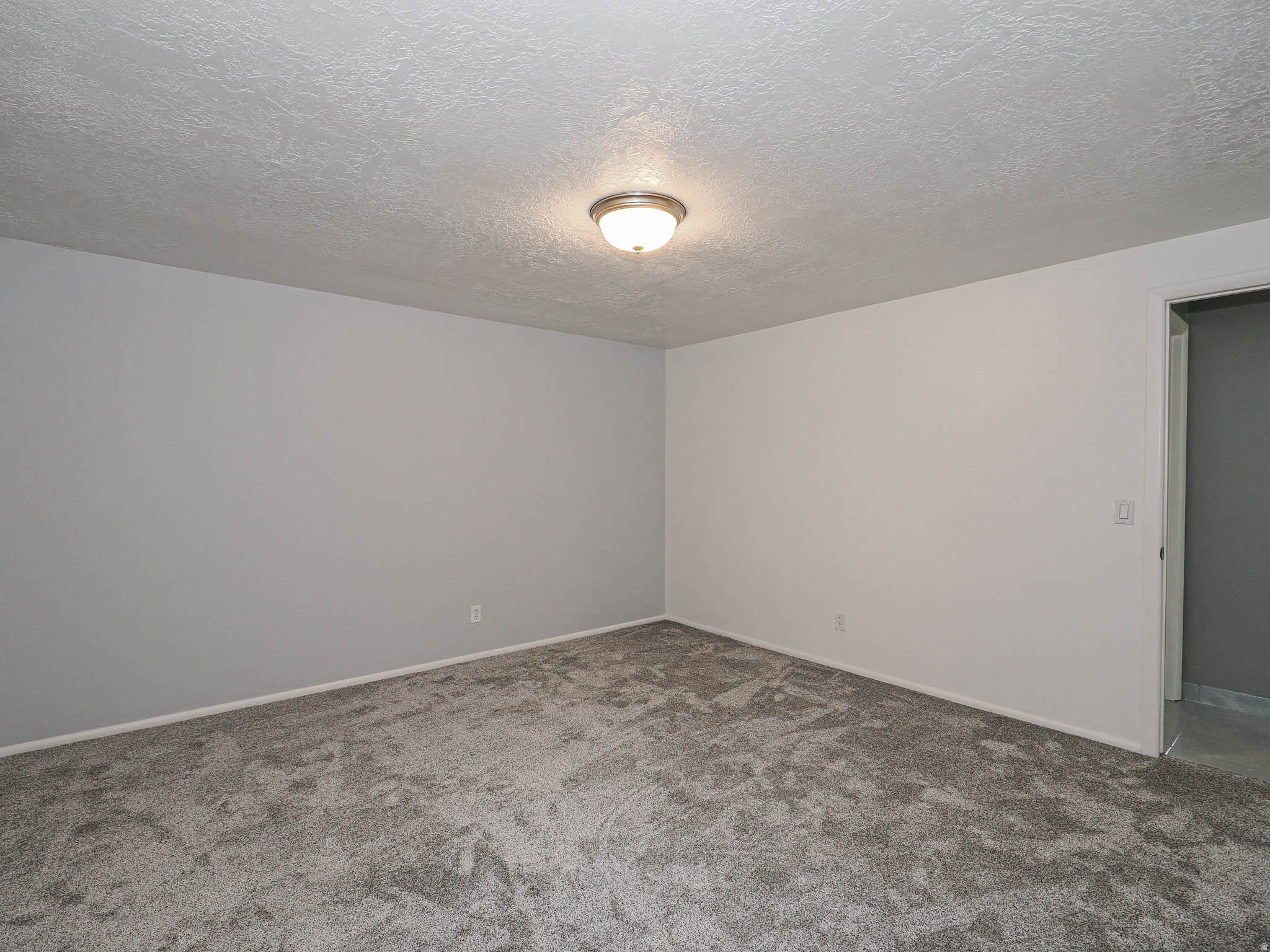 Taylorsville, Utah, 84118, United States, 4 Bedrooms Bedrooms, ,1 BathroomBathrooms,Residential,For Sale,1987472