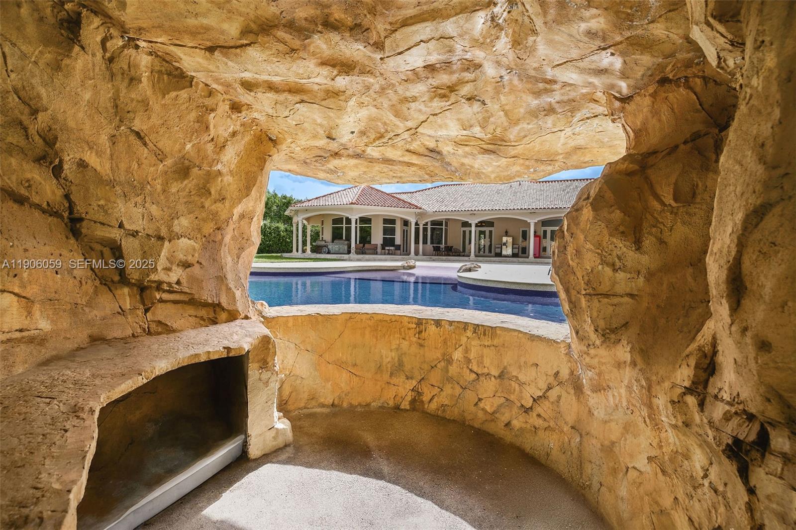 Miami, Florida, 33183, United States, 5 Bedrooms Bedrooms, ,5 BathroomsBathrooms,Residential,For Sale,1998373