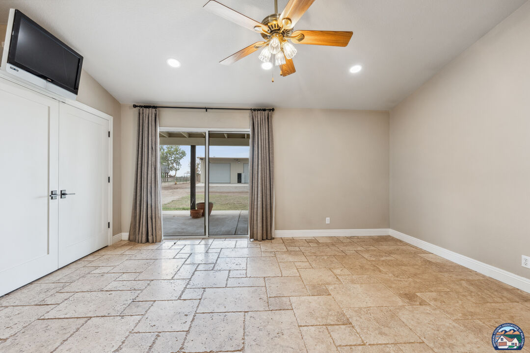 El Centro, California, 92243, United States, 4 Bedrooms Bedrooms, ,3 BathroomsBathrooms,Residential,For Sale,1838686
