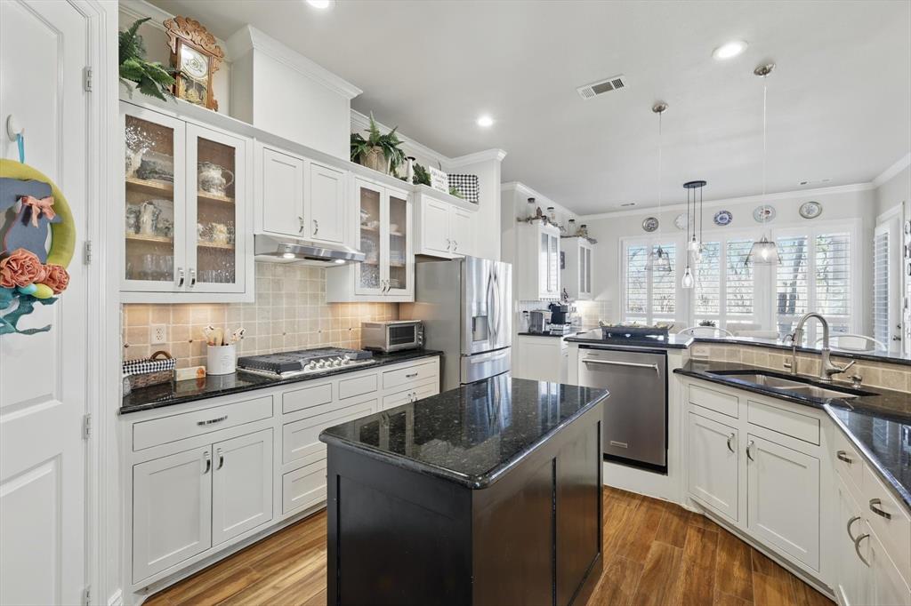 Fort Worth, Texas, 76179, United States, 4 Bedrooms Bedrooms, ,3 BathroomsBathrooms,Residential,For Sale,1887777