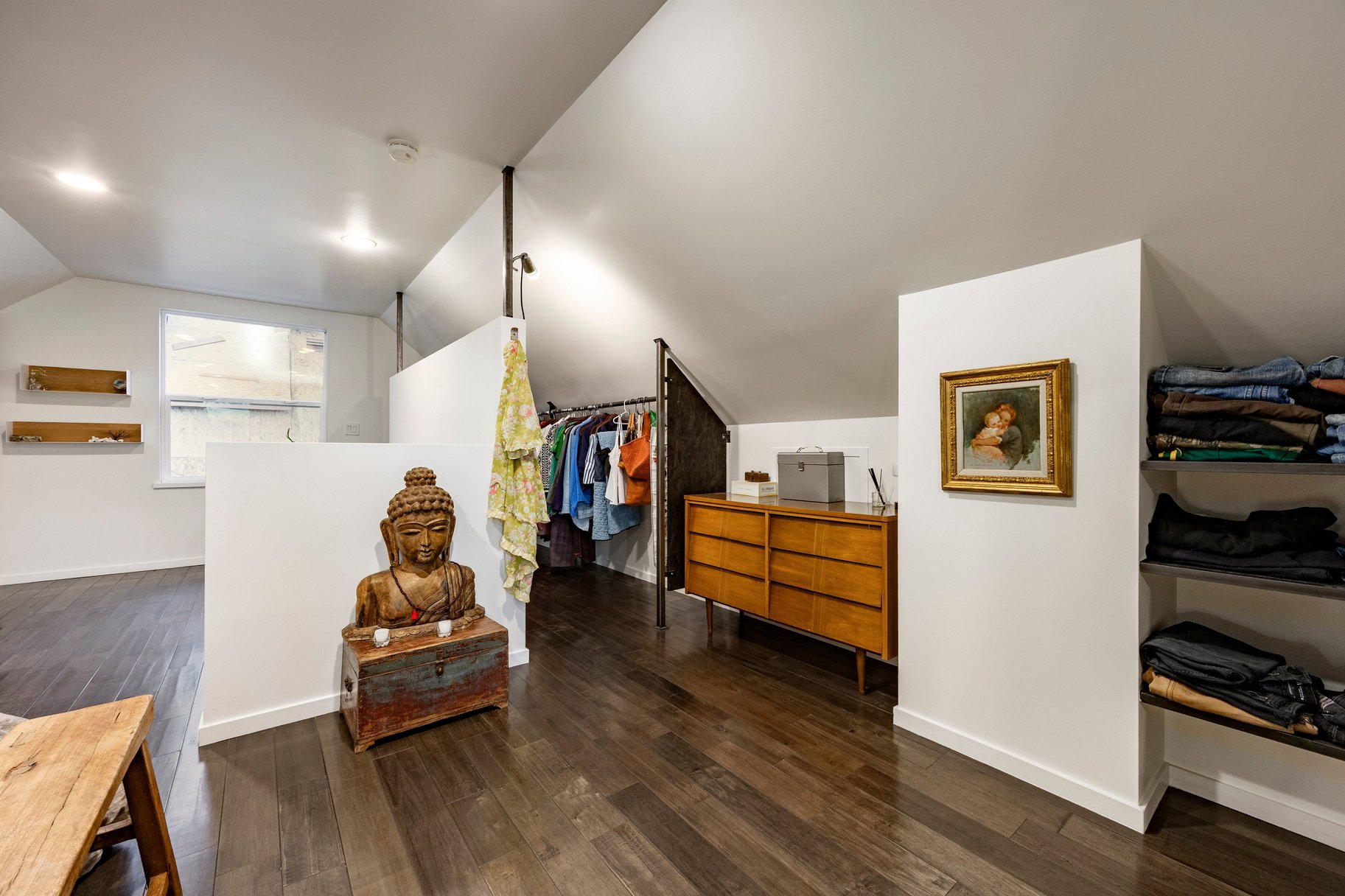  Spacious Millcreek Bungalow with Expansive Backyard & 2-Car Garage - 物件實景