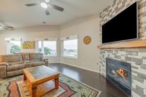 Palmdale, California, 93551, United States, 4 Bedrooms Bedrooms, ,3 BathroomsBathrooms,Residential,For Sale,1805176