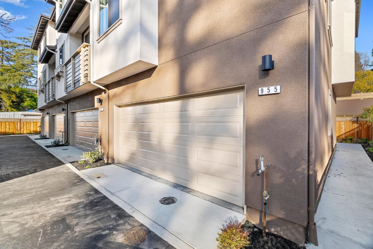 Redwood City, California, 94061, United States, 4 Bedrooms Bedrooms, ,3 BathroomsBathrooms,Residential,For Sale,1988183