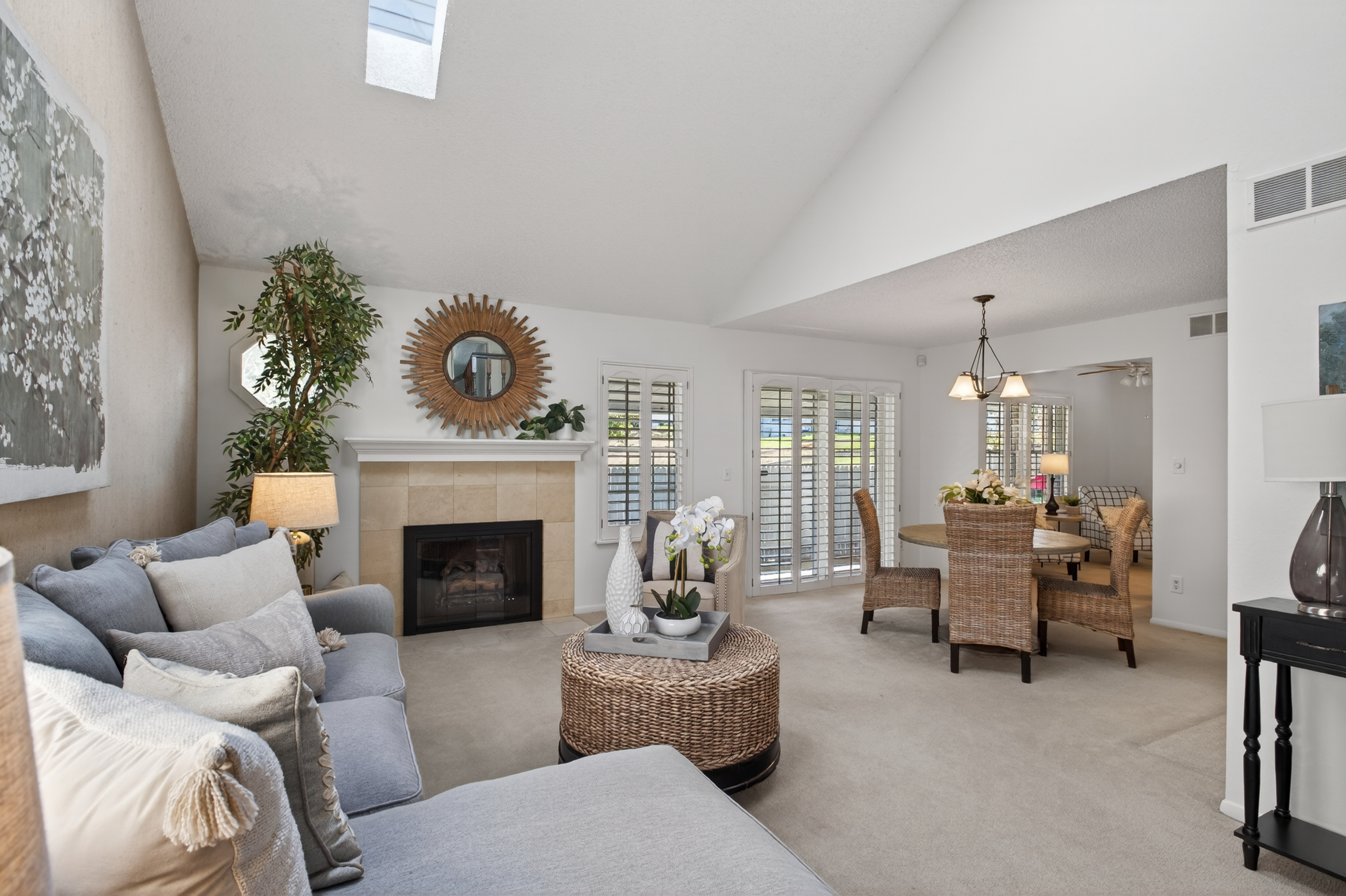  Beautifully maintained end unit in the Fairway 16 community of Heatheridge - 物件實景