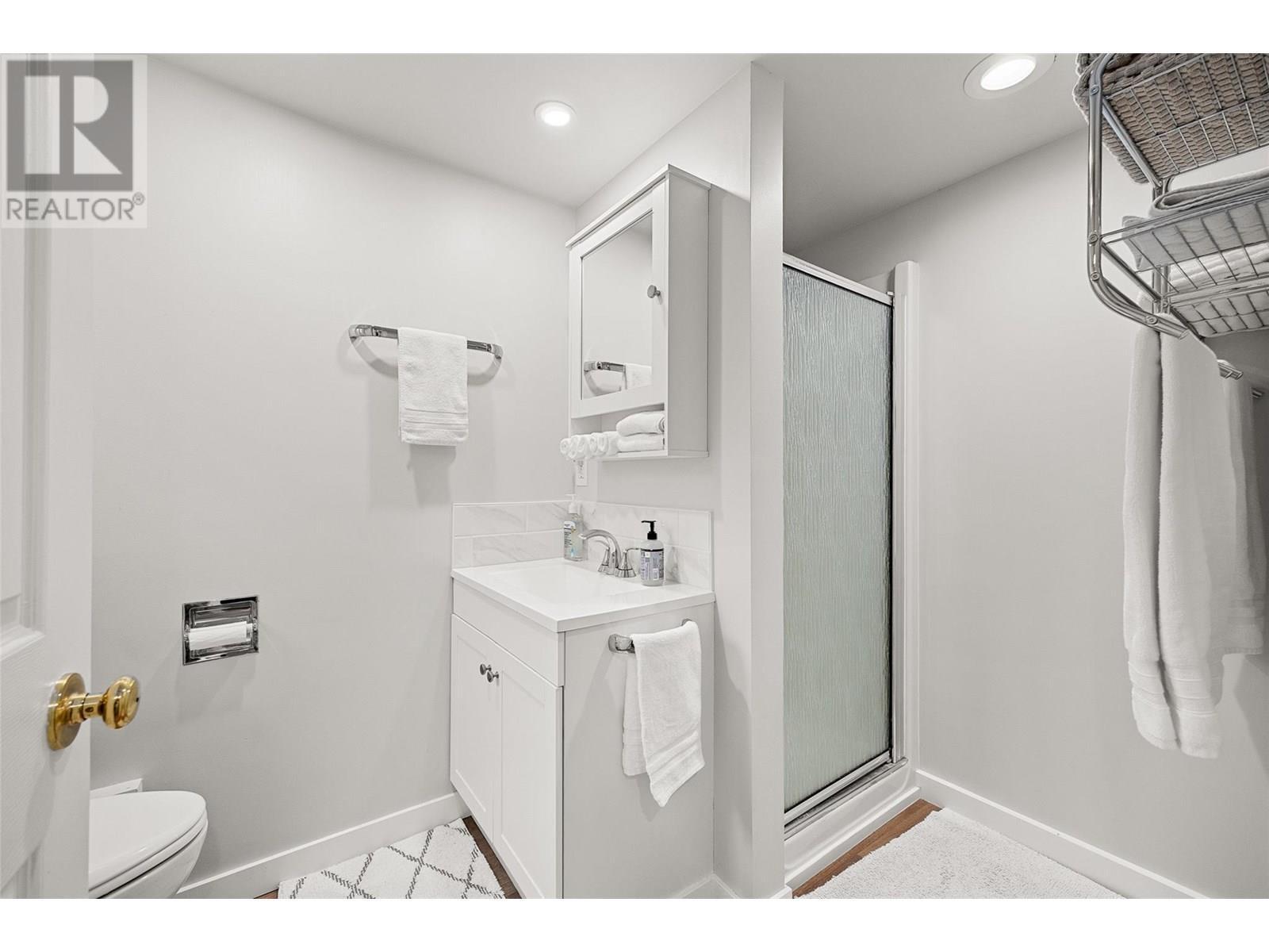 KELOWNA, British Columbia, V1X 5W5, CA, 3 Bedrooms Bedrooms, ,2 BathroomsBathrooms,Residential,For Sale,1950193