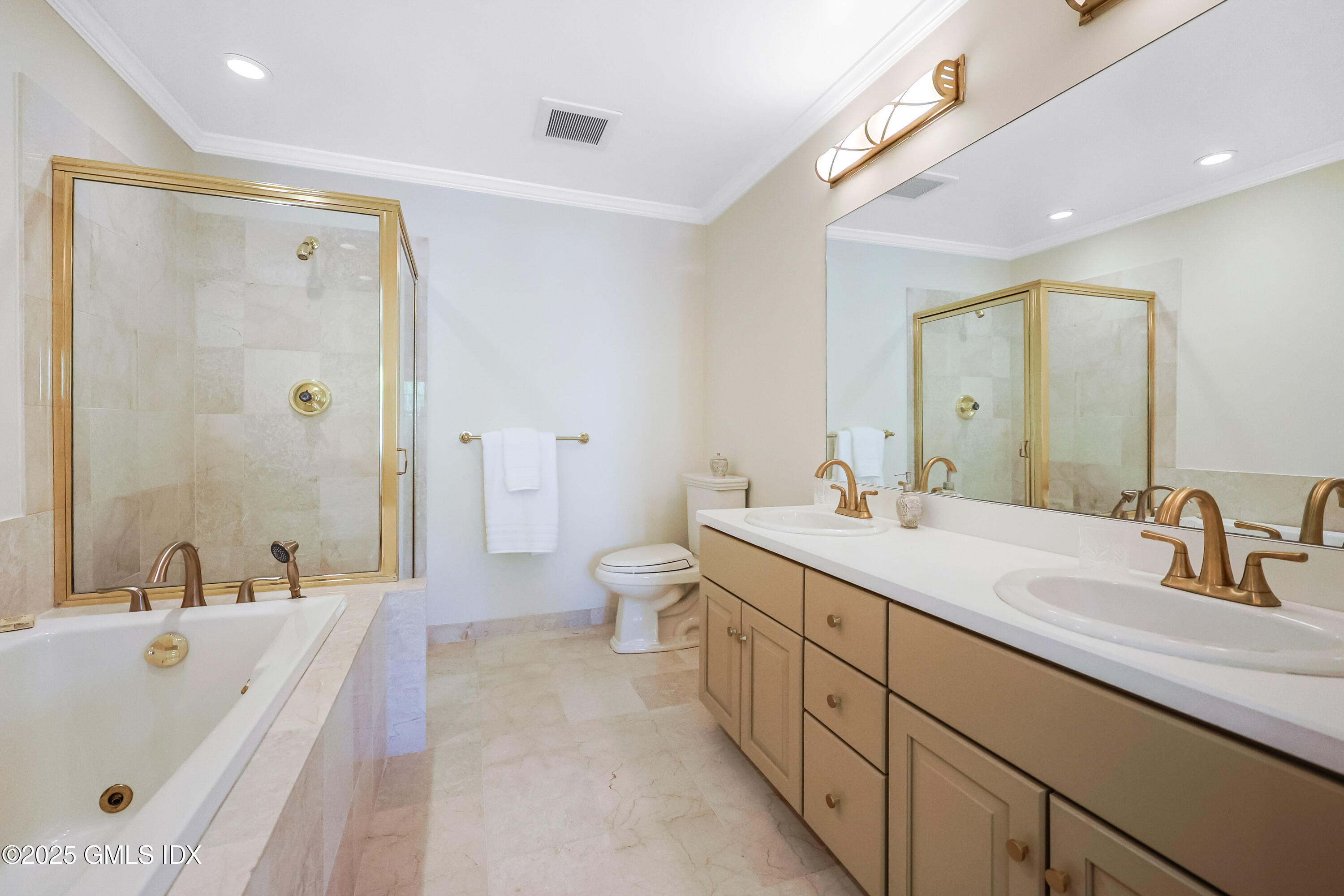 Old Greenwich, Connecticut, 06870, United States, 4 Bedrooms Bedrooms, ,5 BathroomsBathrooms,Residential,For Sale,1821609