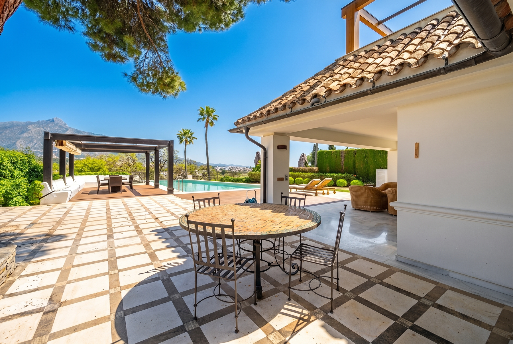  A true home in the Golf Valley with direct access to the Las Brisas golf course - 物件實景