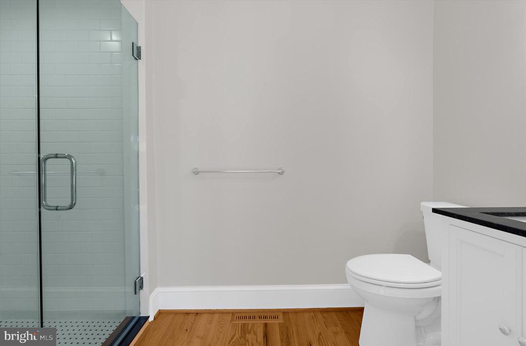 Chestertown, Maryland, 21620, United States, 5 Bedrooms Bedrooms, ,5 BathroomsBathrooms,Residential,For Sale,1988970