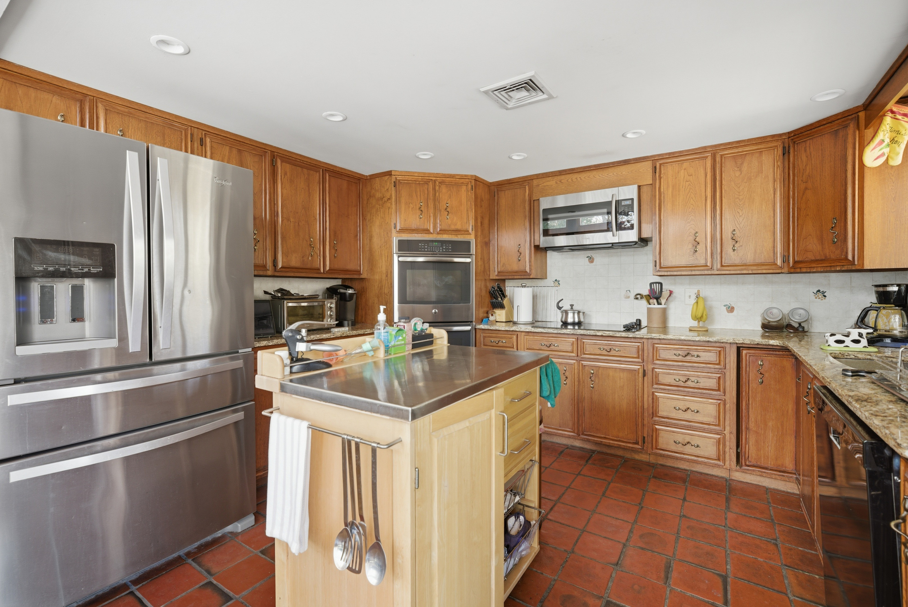 Danbury, Connecticut, 06810, United States, 4 Bedrooms Bedrooms, ,2 BathroomsBathrooms,Residential,For Sale,1988072