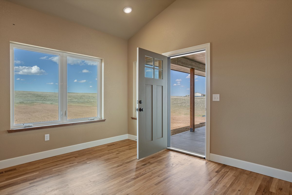 Cheyenne, Wyoming, 82009, United States, 3 Bedrooms Bedrooms, ,2 BathroomsBathrooms,Residential,For Sale,1905724