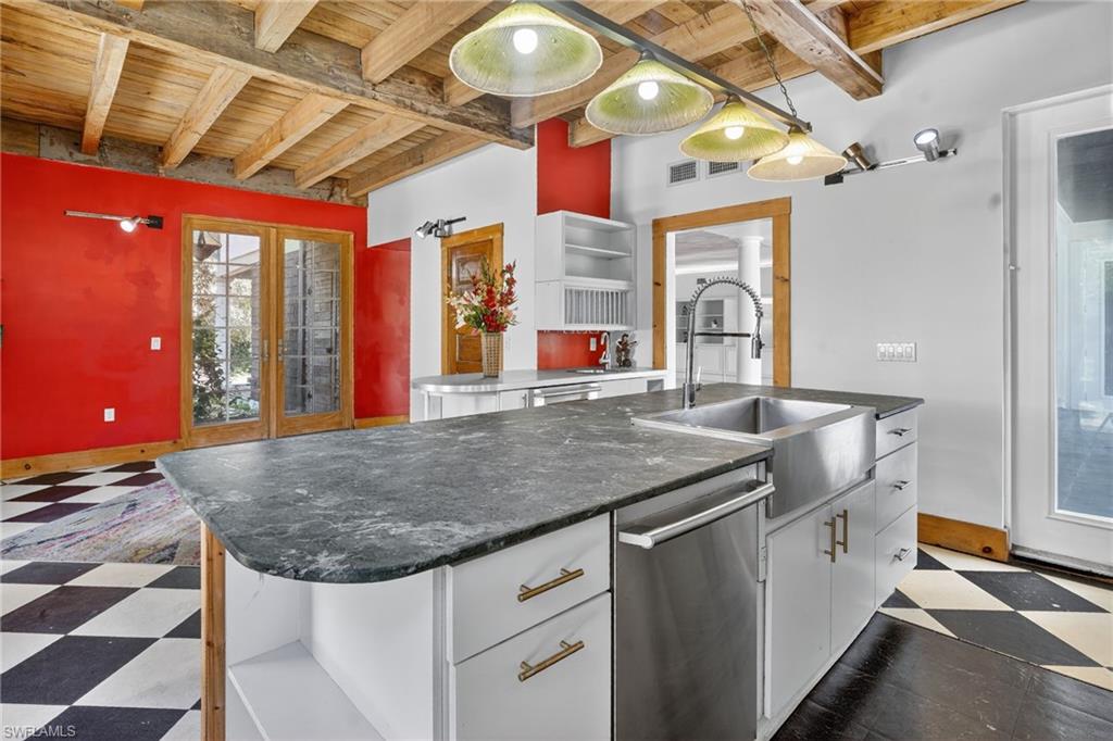 Fort Myers, Florida, 33916, United States, 3 Bedrooms Bedrooms, ,3 BathroomsBathrooms,Residential,For Sale,1917734