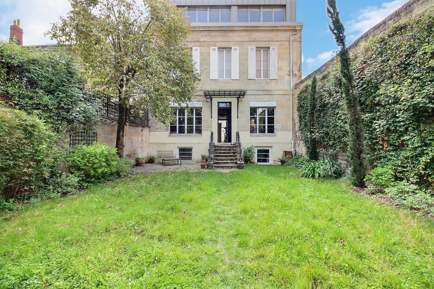 Bordeaux, New Aquitaine, 33000, FR, 6 Bedrooms Bedrooms, ,3 BathroomsBathrooms,Residential,For Sale,2003443