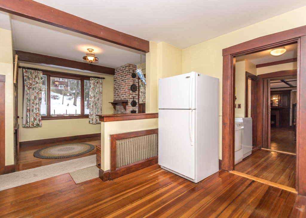 Waltham, Massachusetts, 02451, United States, 5 Bedrooms Bedrooms, ,3 BathroomsBathrooms,Residential,For Sale,1708573
