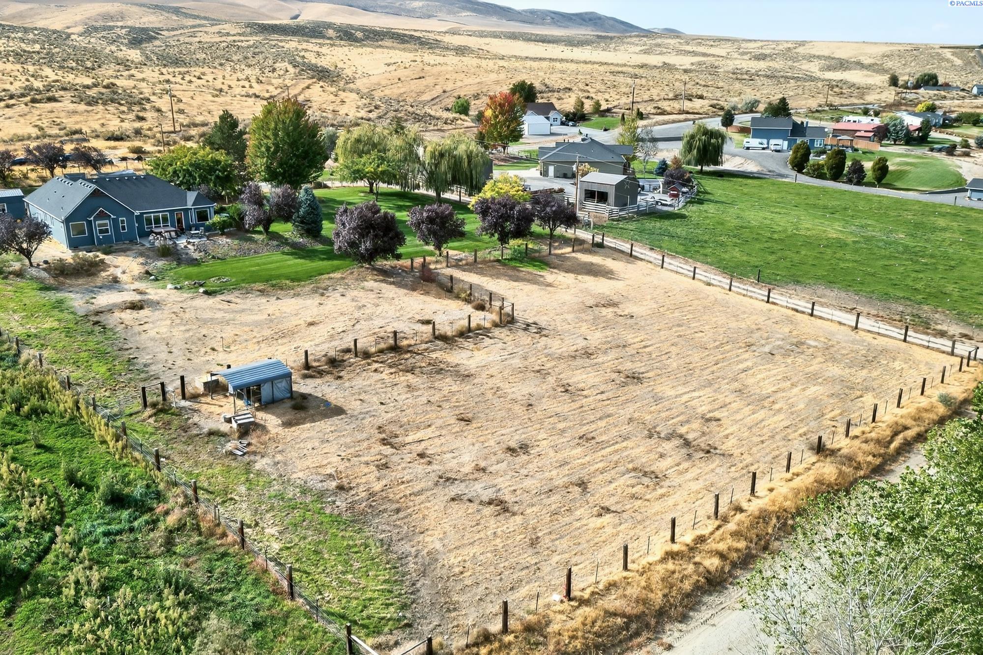 Prosser, Washington, 99350, United States, 3 Bedrooms Bedrooms, ,2 BathroomsBathrooms,Residential,For Sale,1964108