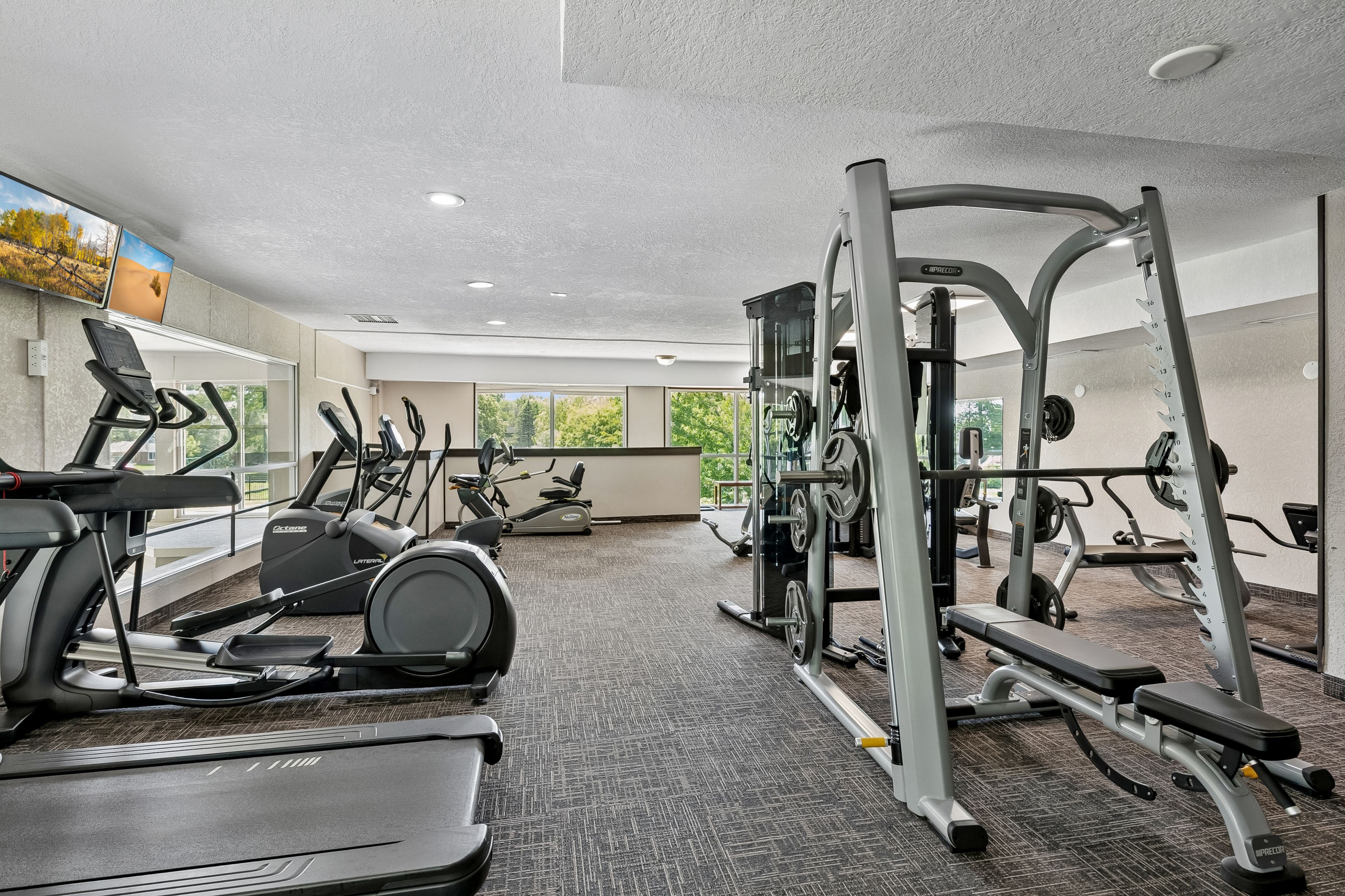  Ground Floor Condo with Peaceful Views and Exceptional Amenities - 物件實景