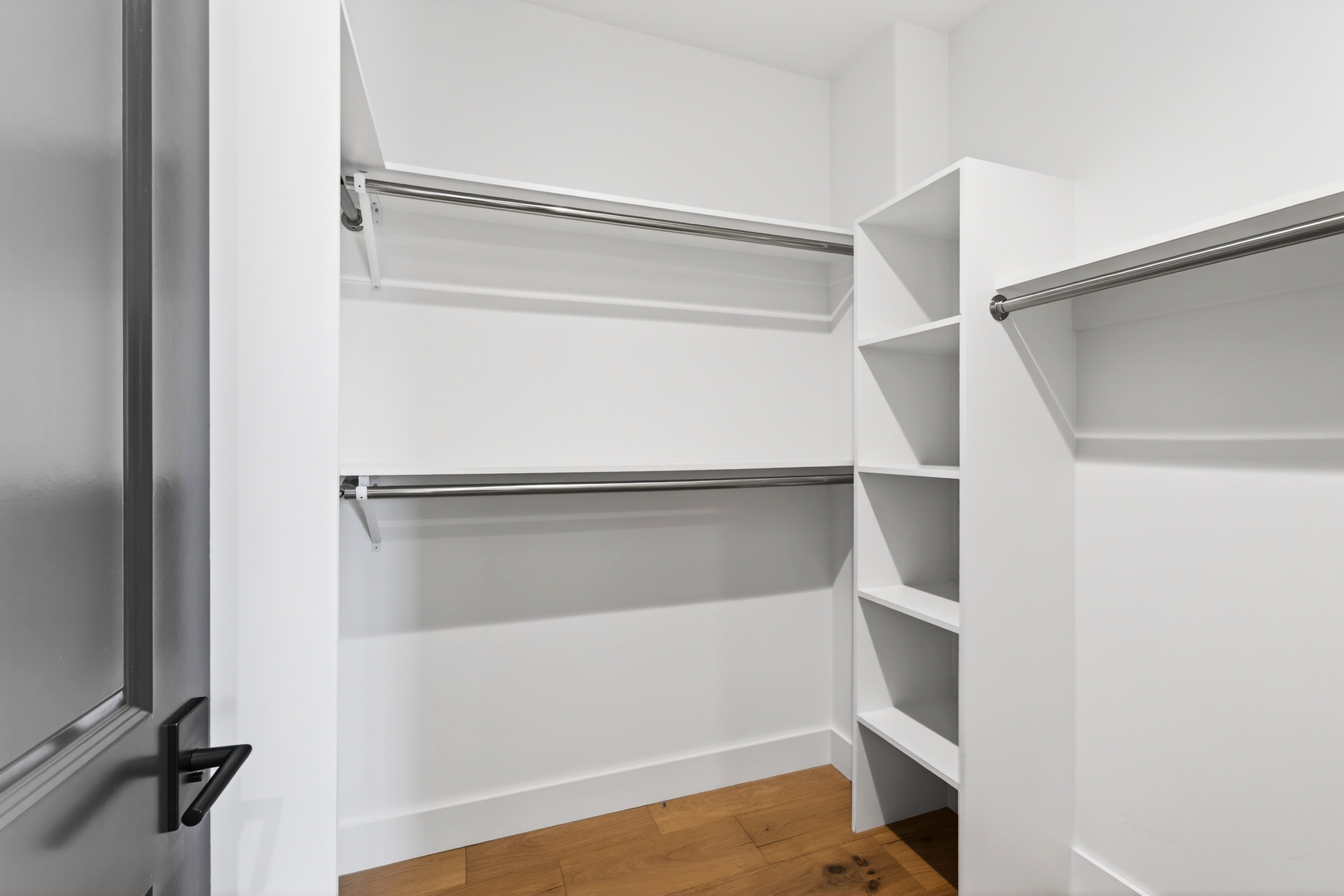  Stunning New Build - 物件實景