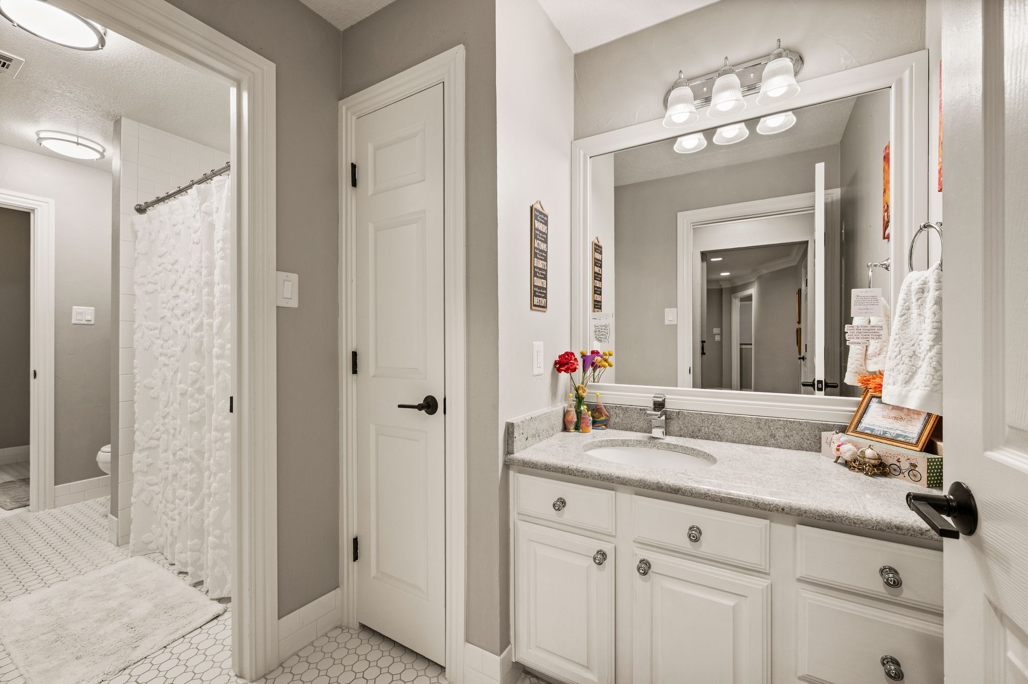  Timeless Elegance on Nearly Half an Acre in Prestigious Southlake Hills - 物件實景
