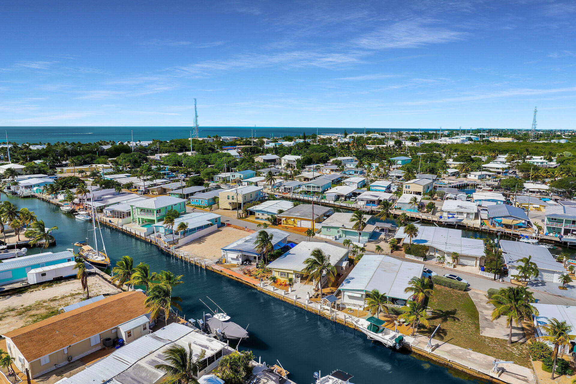 MARATHON, Florida, 33050, United States, 2 Bedrooms Bedrooms, ,2 BathroomsBathrooms,Residential,For Sale,1903685