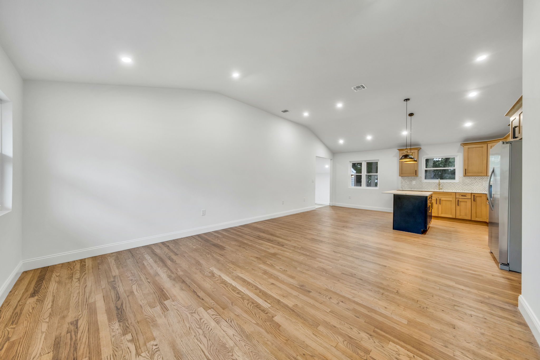 Centereach, New York, 11720, United States, 3 Bedrooms Bedrooms, ,3 BathroomsBathrooms,Residential,For Sale,1851254