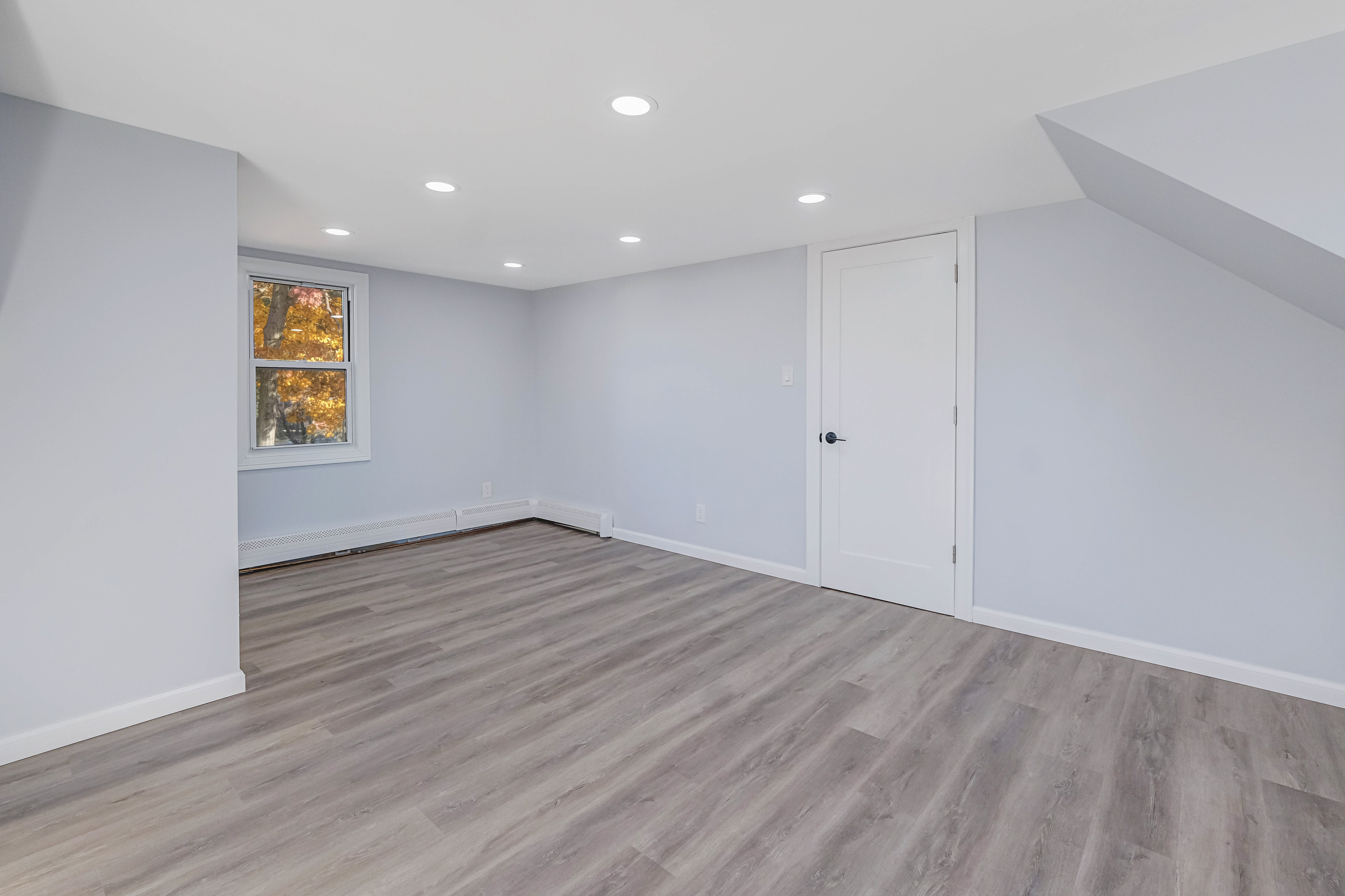 Copiague, New York, 11726, United States, 5 Bedrooms Bedrooms, ,2 BathroomsBathrooms,Residential,For Sale,1923423
