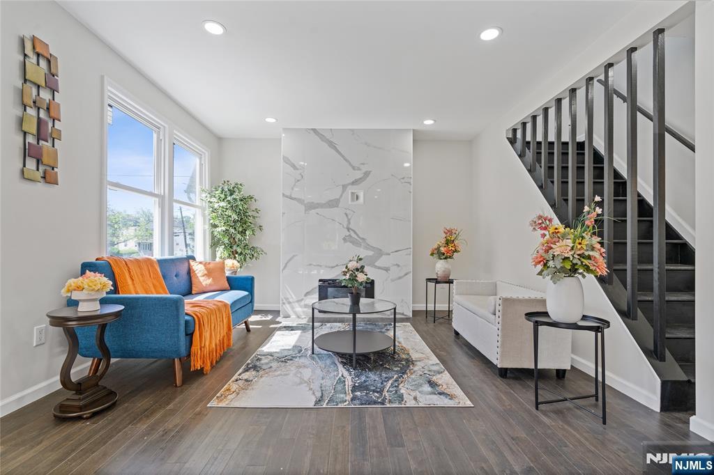 Rutherford, New Jersey, 07070, United States, 3 Bedrooms Bedrooms, ,4 BathroomsBathrooms,Residential,For Sale,1826504