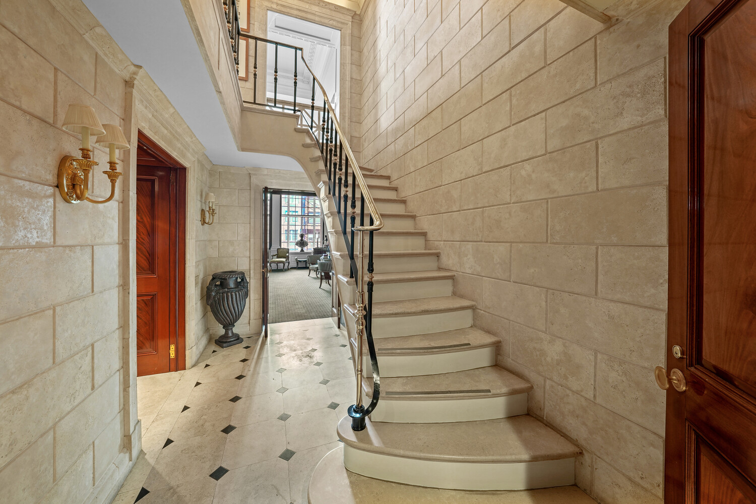New York City, New York, 10022, United States, 3 Bedrooms Bedrooms, ,3 BathroomsBathrooms,Residential,For Sale,1941627