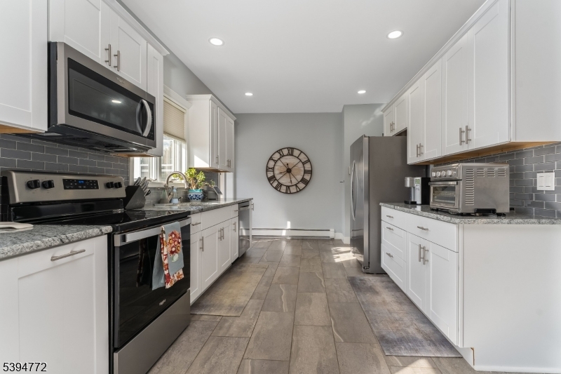 Clinton Town, New Jersey, 08809, United States, 3 Bedrooms Bedrooms, ,2 BathroomsBathrooms,Residential,For Sale,1989455