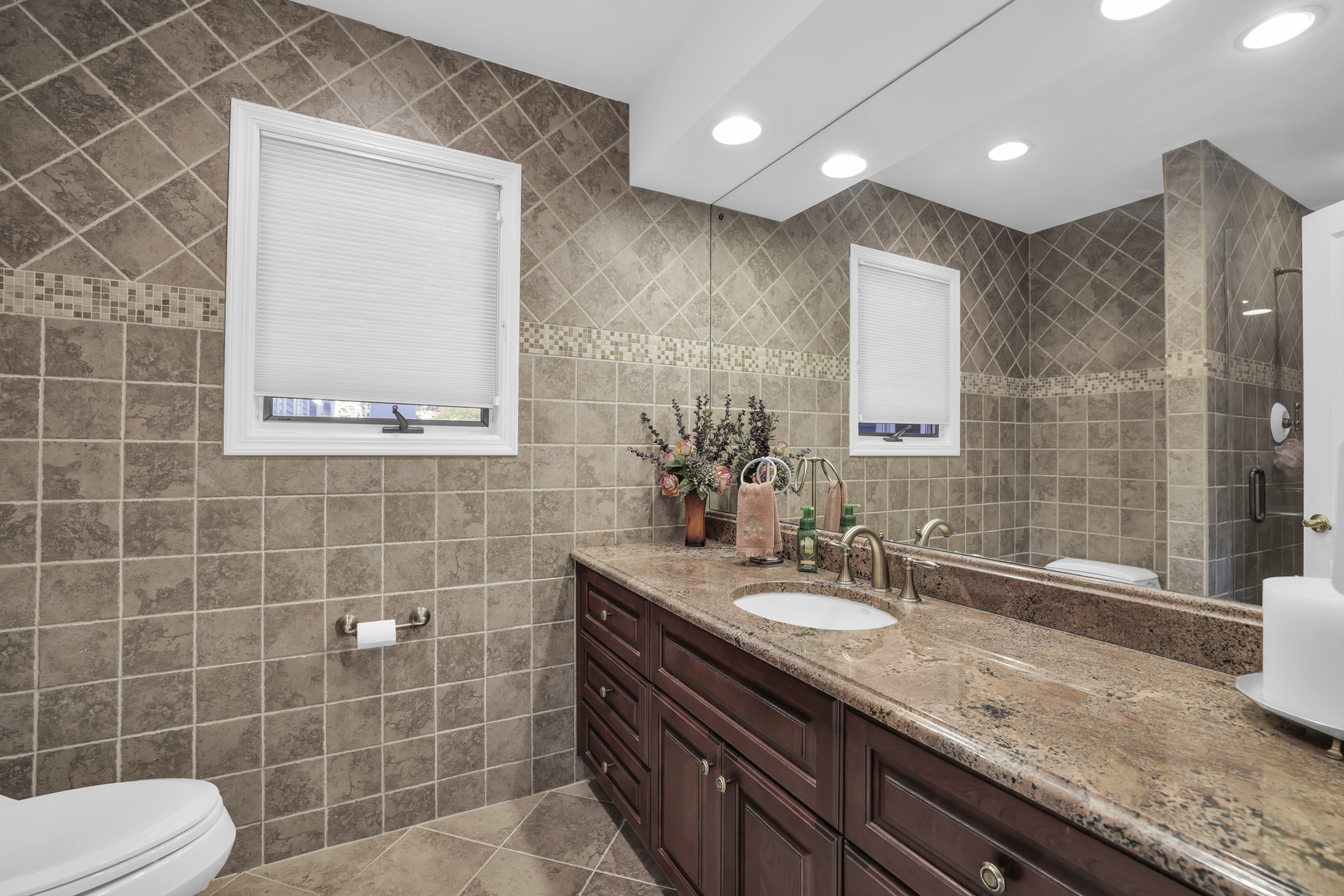 Kinnelon, New Jersey, 07405, United States, 4 Bedrooms Bedrooms, ,4 BathroomsBathrooms,Residential,For Sale,1985700