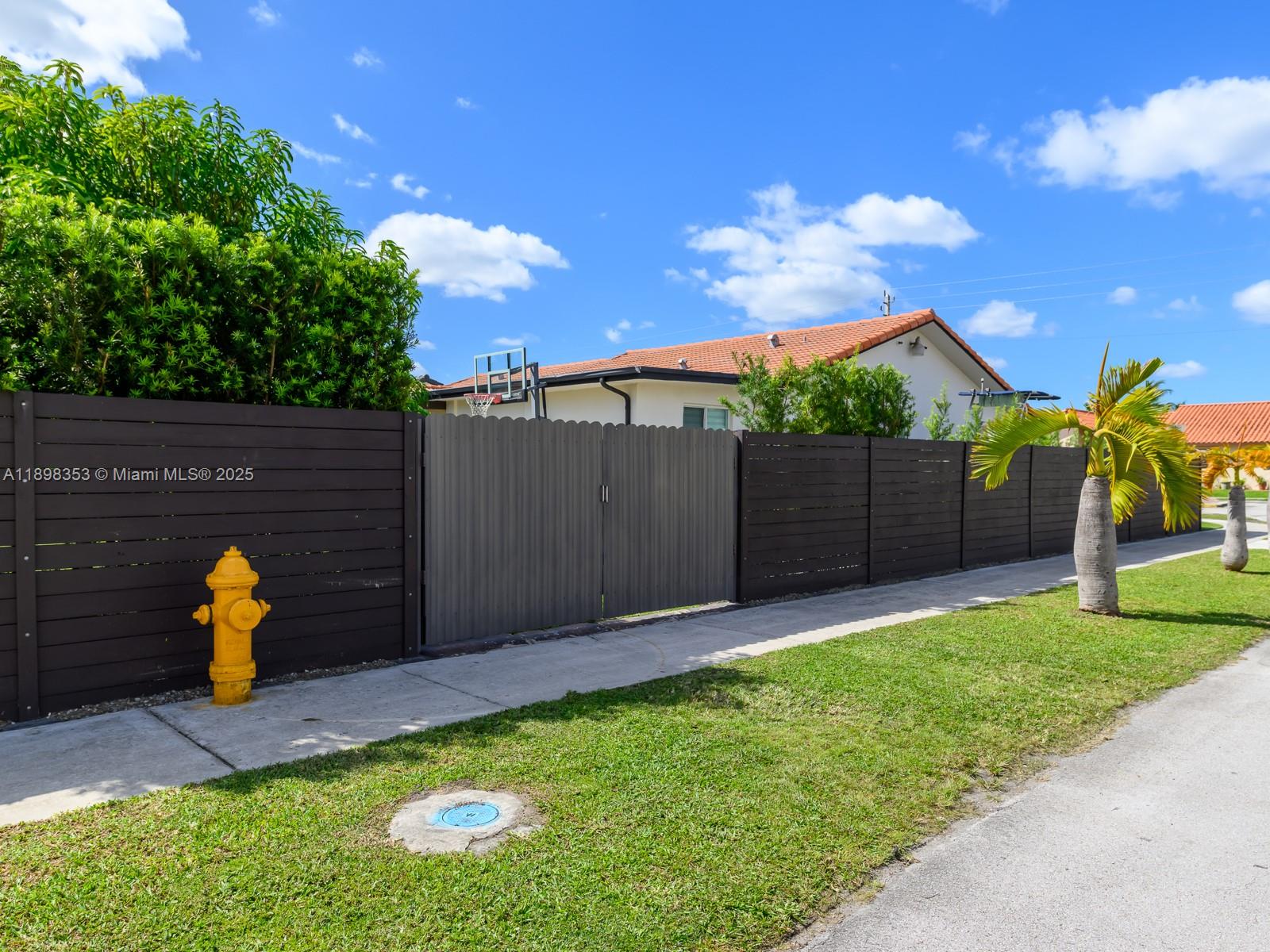 Miami, Florida, 33175, United States, 4 Bedrooms Bedrooms, ,2 BathroomsBathrooms,Residential,For Sale,1979447