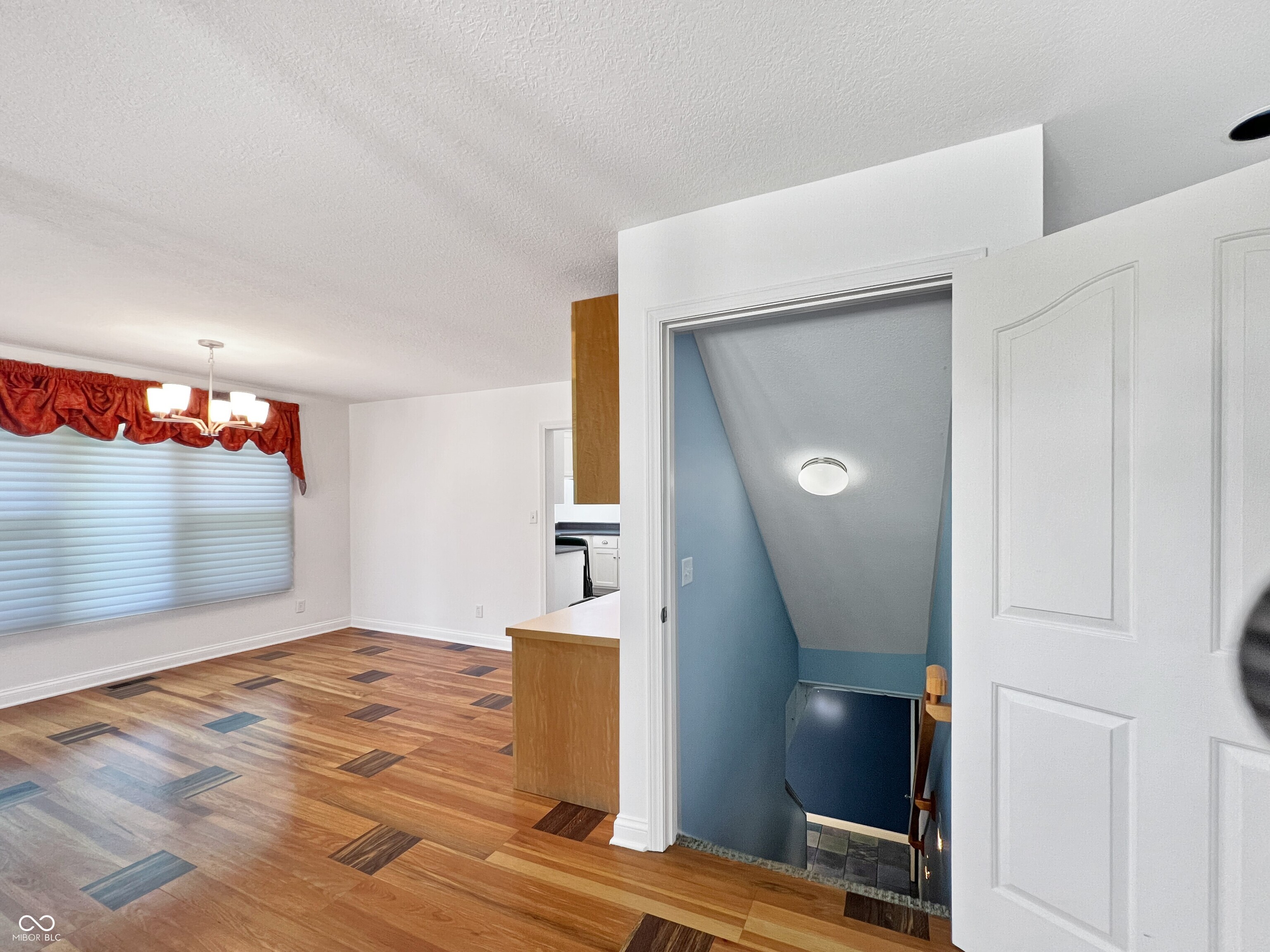 Columbus, Indiana, 47201, United States, 5 Bedrooms Bedrooms, ,6 BathroomsBathrooms,Residential,For Sale,1979621