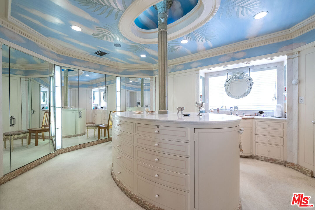 Los Angeles, California, 90077, United States, 7 Bedrooms Bedrooms, ,6 BathroomsBathrooms,Residential,For Sale,1819954