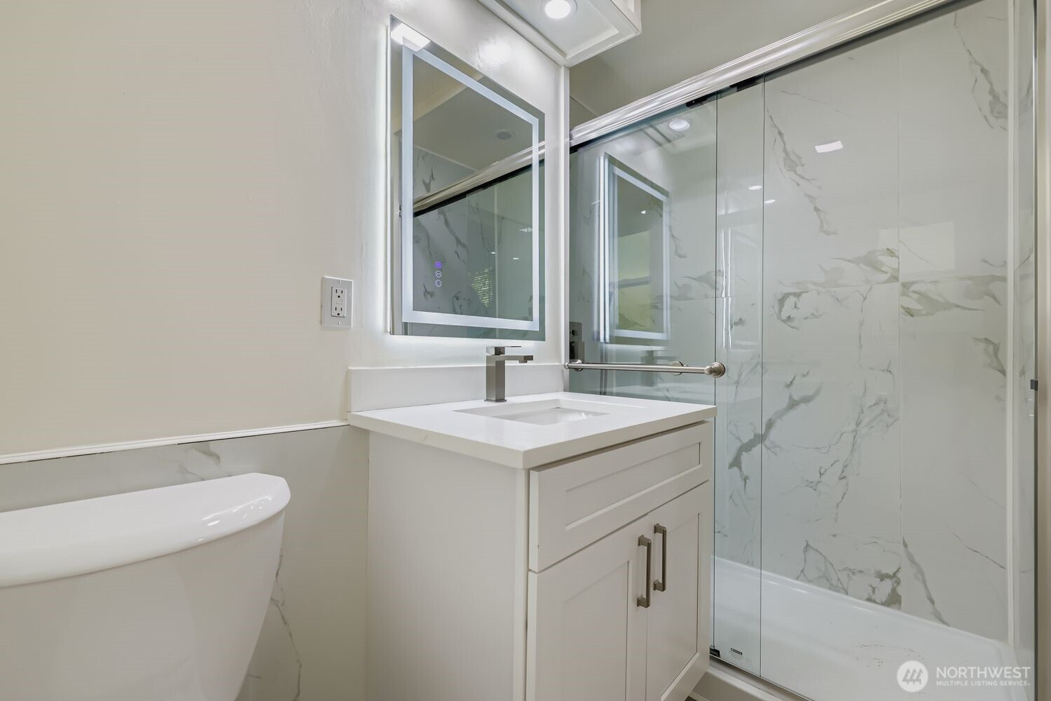 Shoreline, Washington, 98133, United States, 9 Bedrooms Bedrooms, ,1 BathroomBathrooms,Residential,For Sale,1984039