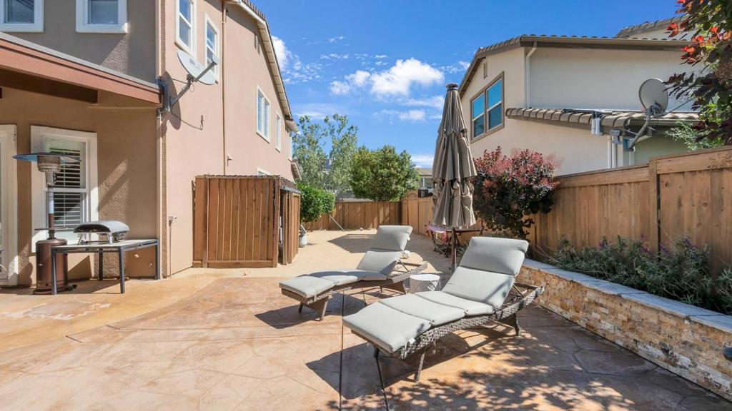 Gilroy, California, 95020, United States, 5 Bedrooms Bedrooms, ,4 BathroomsBathrooms,Residential,For Sale,2032655