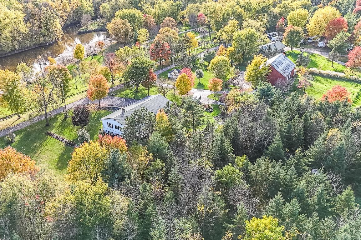 New London, Wisconsin, 54961-8021, United States, 4 Bedrooms Bedrooms, ,2 BathroomsBathrooms,Residential,For Sale,1984435