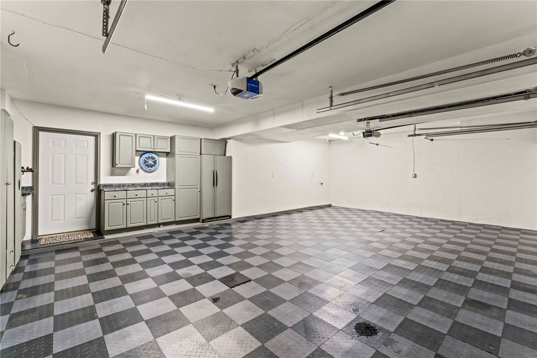 Venetia, Pennsylvania, 15367, United States, 4 Bedrooms Bedrooms, ,4 BathroomsBathrooms,Residential,For Sale,1987098