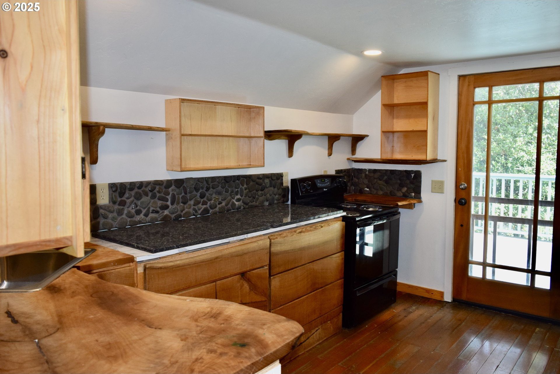 Gold Beach, Oregon, 97444, United States, 4 Bedrooms Bedrooms, ,4 BathroomsBathrooms,Residential,For Sale,1975569