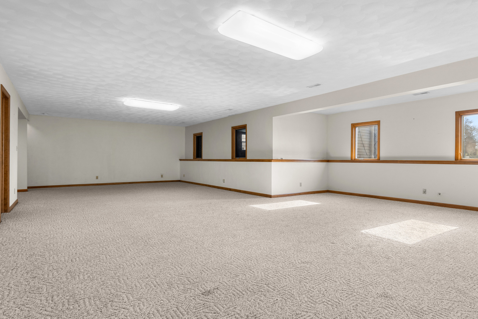 Roscoe, Illinois, 61073, United States, 3 Bedrooms Bedrooms, ,4 BathroomsBathrooms,Residential,For Sale,2011346