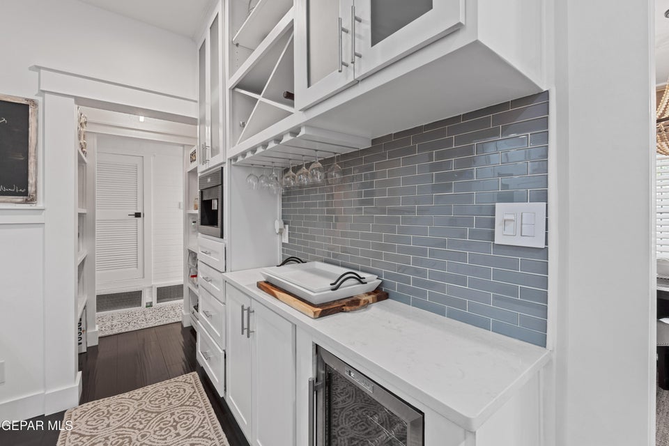 El Paso, Texas, 79936, United States, 5 Bedrooms Bedrooms, ,5 BathroomsBathrooms,Residential,For Sale,1980417