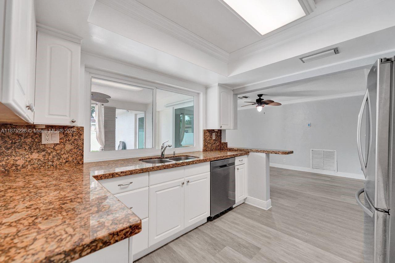 Cooper City, Florida, 33328, United States, 5 Bedrooms Bedrooms, ,3 BathroomsBathrooms,Residential,For Sale,1942124