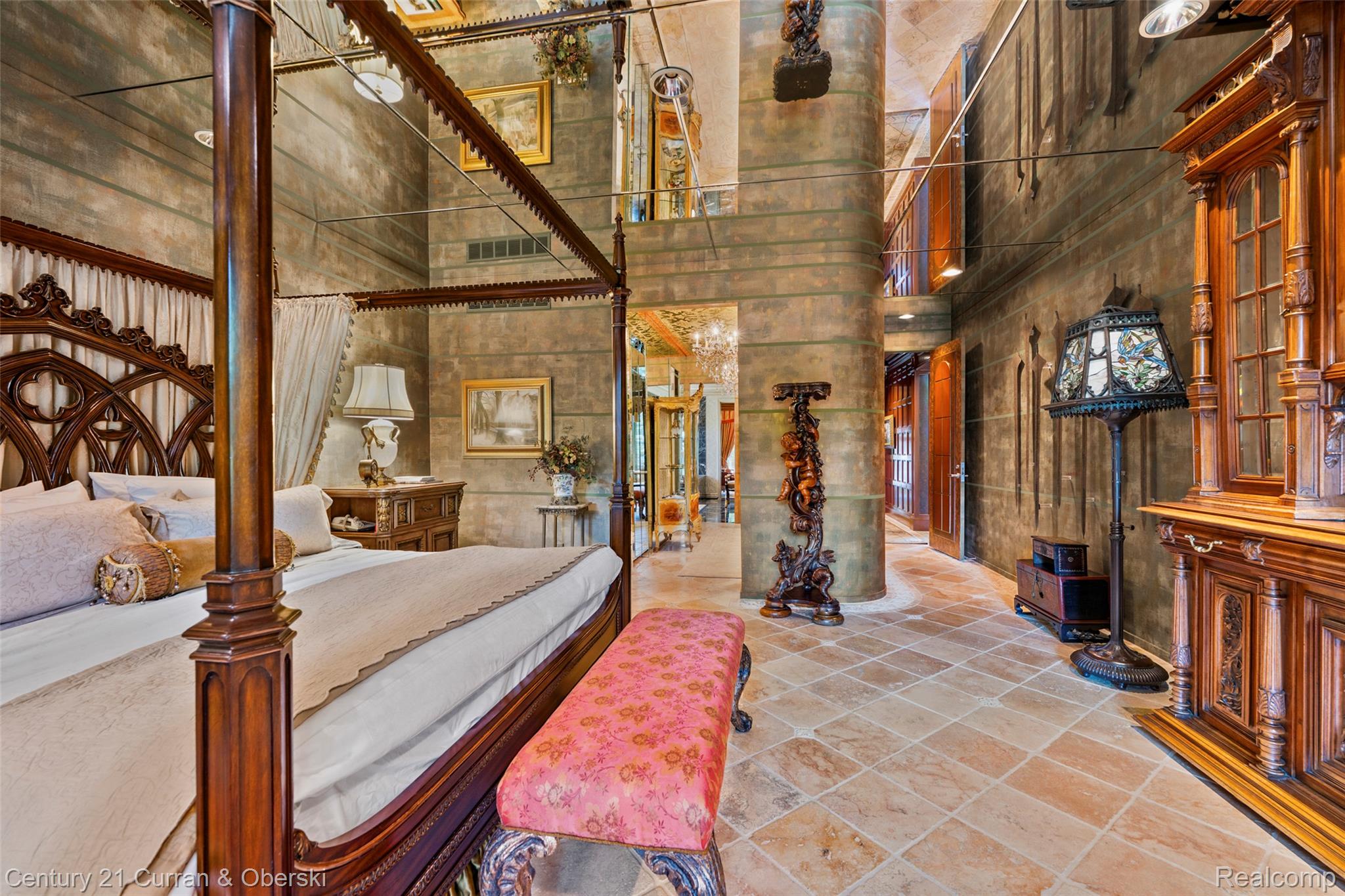 Dearborn, Michigan, 48124, United States, 4 Bedrooms Bedrooms, ,4 BathroomsBathrooms,Residential,For Sale,1983815