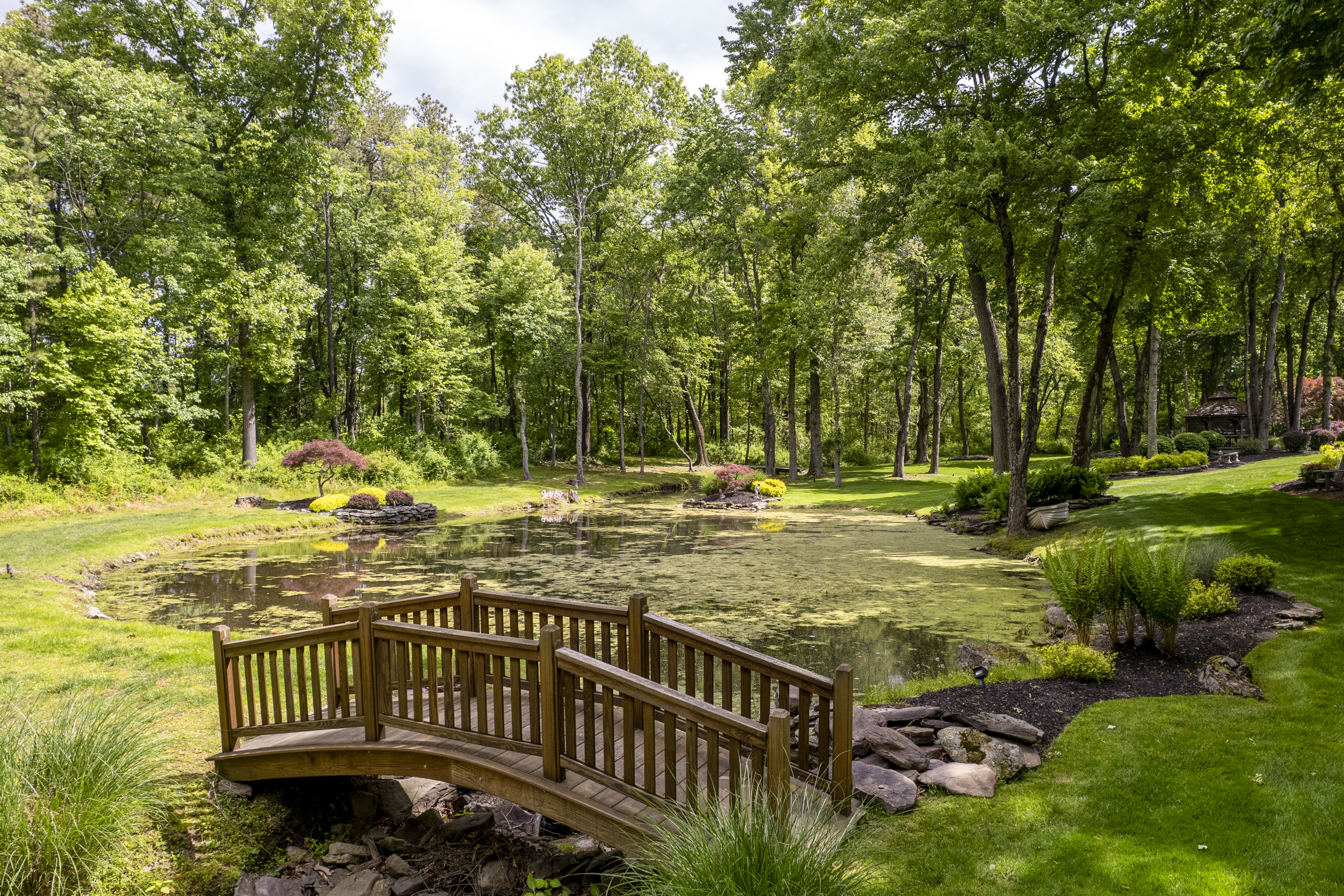  Private 6-Acre Getaway Wrapped in Nature