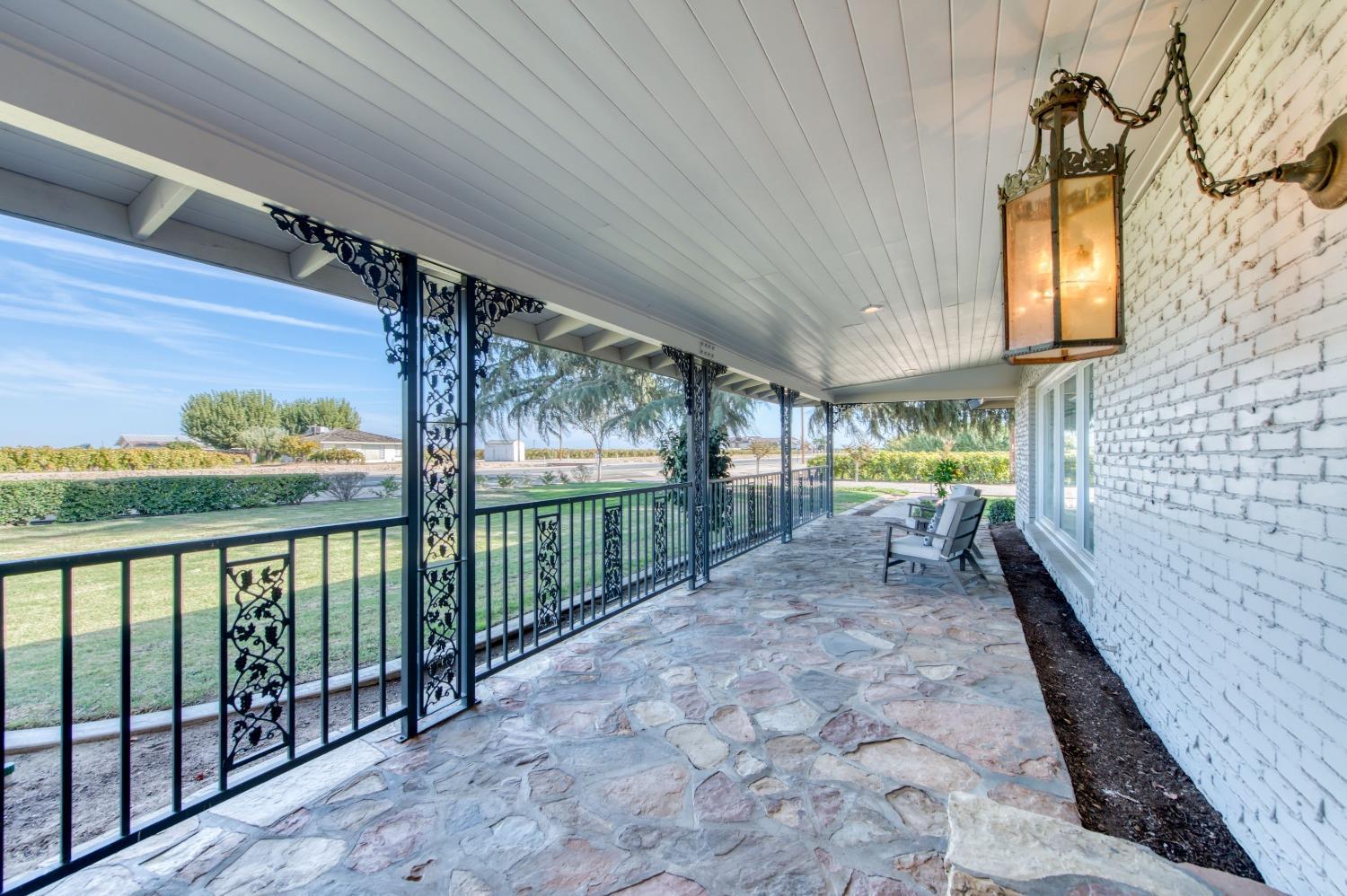 Kerman, California, 93630, United States, 5 Bedrooms Bedrooms, ,3 BathroomsBathrooms,Residential,For Sale,1928392