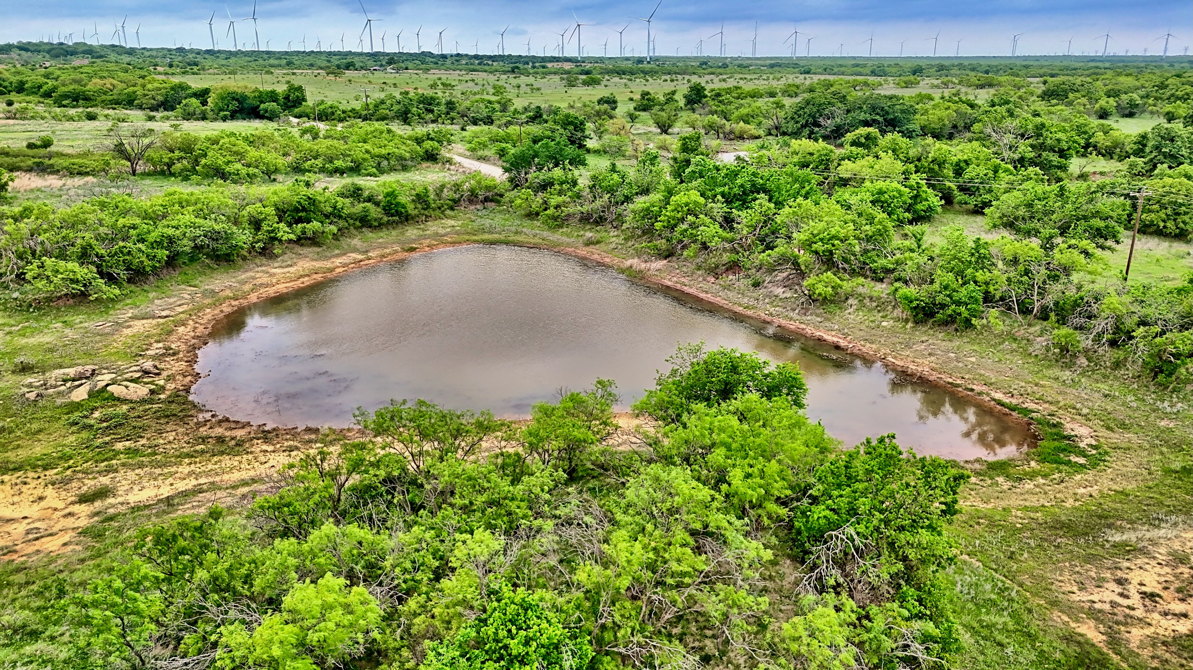  Ranch Style Rock Home on Private 80 Acres - 物件實景