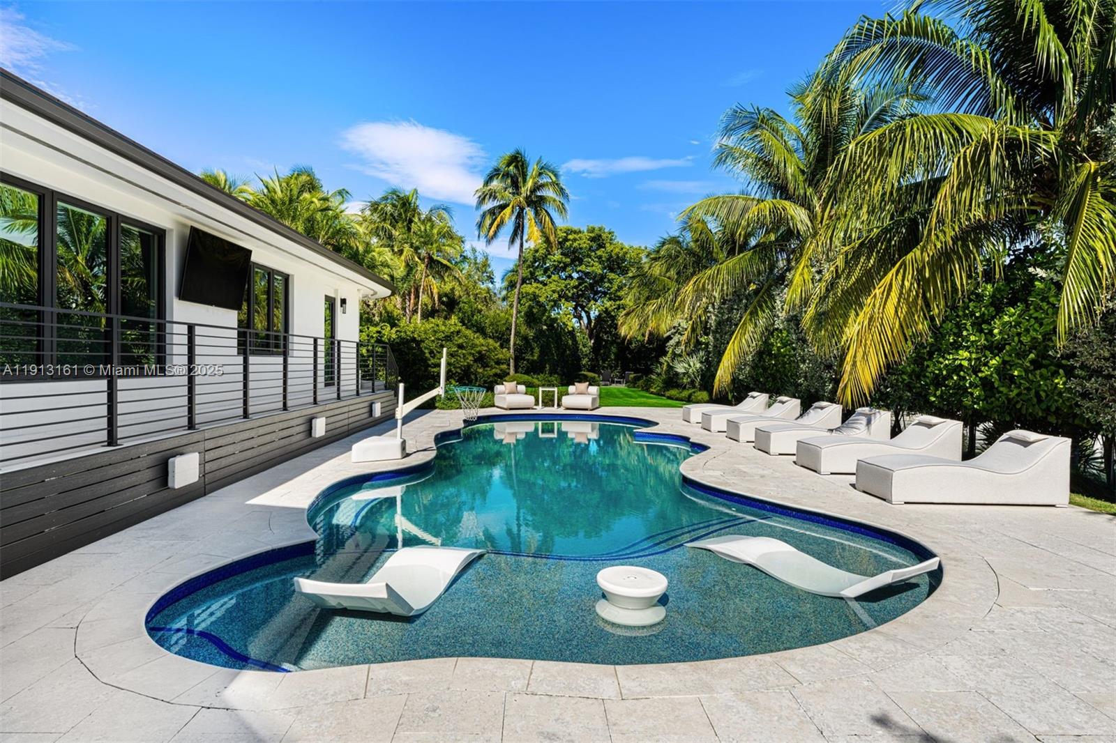 Miami Beach, Florida, 33140, United States, 9 Bedrooms Bedrooms, ,9 BathroomsBathrooms,Residential,For Sale,1993425