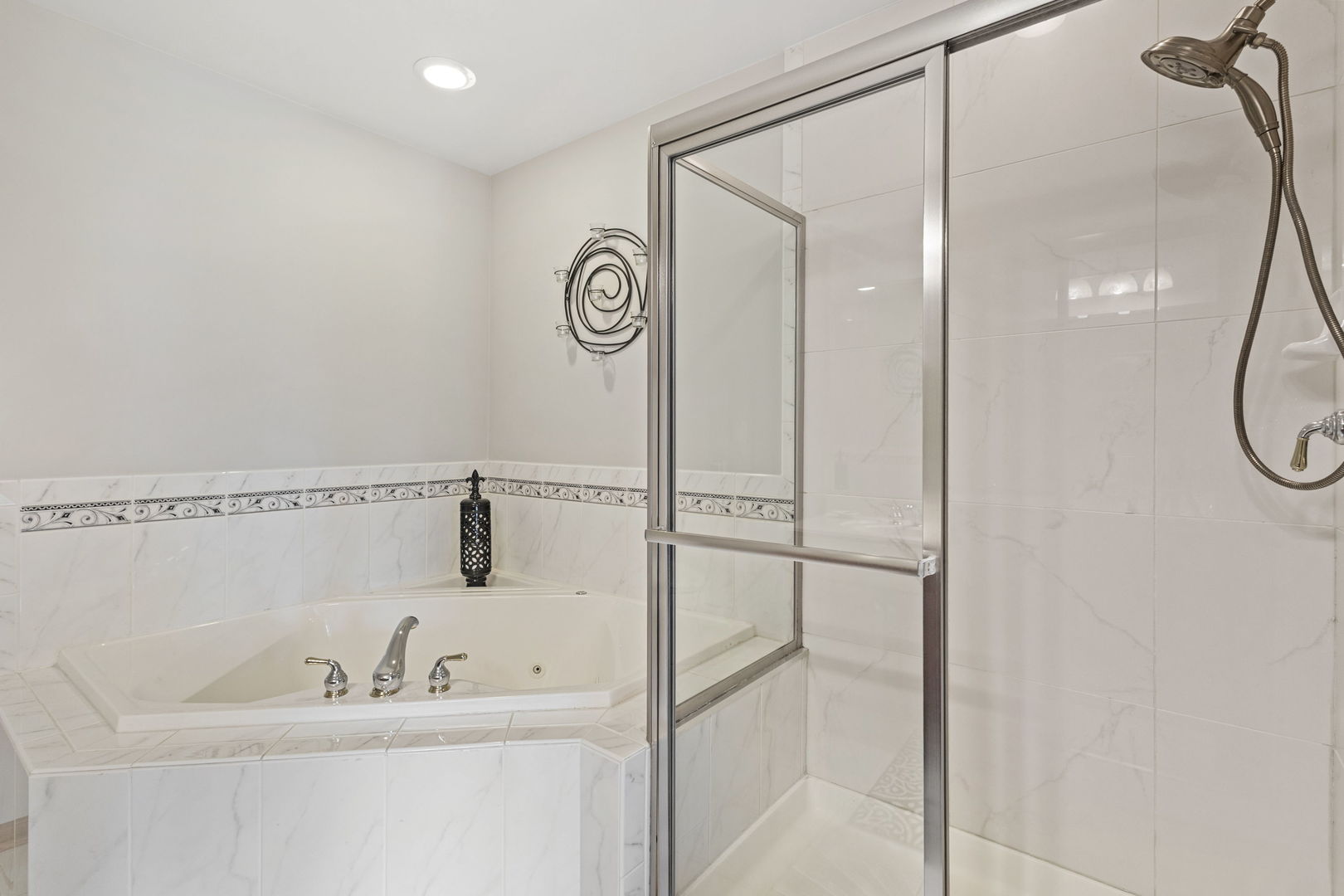 Orland Park, Illinois, 60467, United States, 3 Bedrooms Bedrooms, ,4 BathroomsBathrooms,Residential,For Sale,1927522