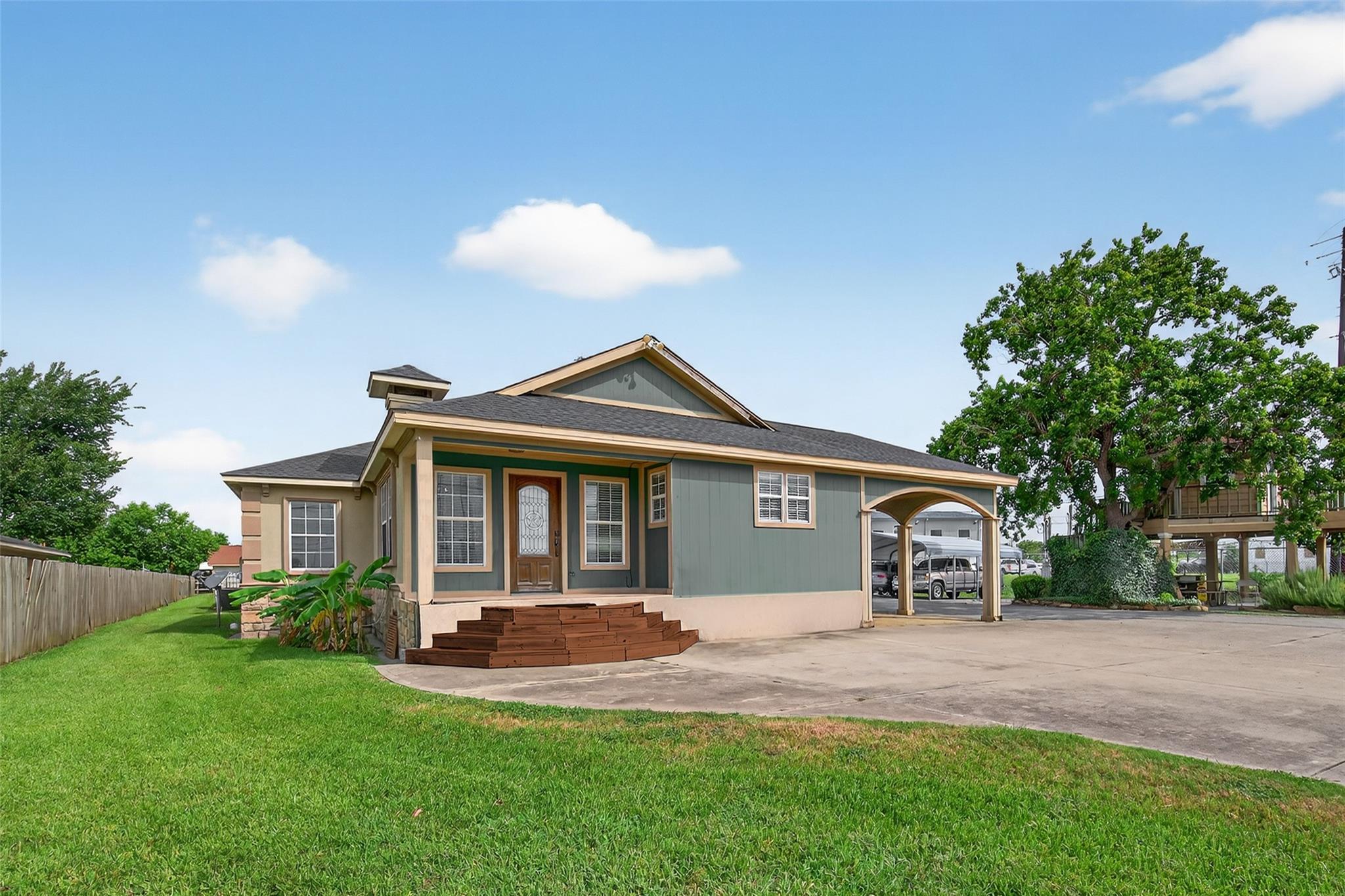 Channelview, Texas, 77530, United States, 12 Bedrooms Bedrooms, ,8 BathroomsBathrooms,Residential,For Sale,1977547