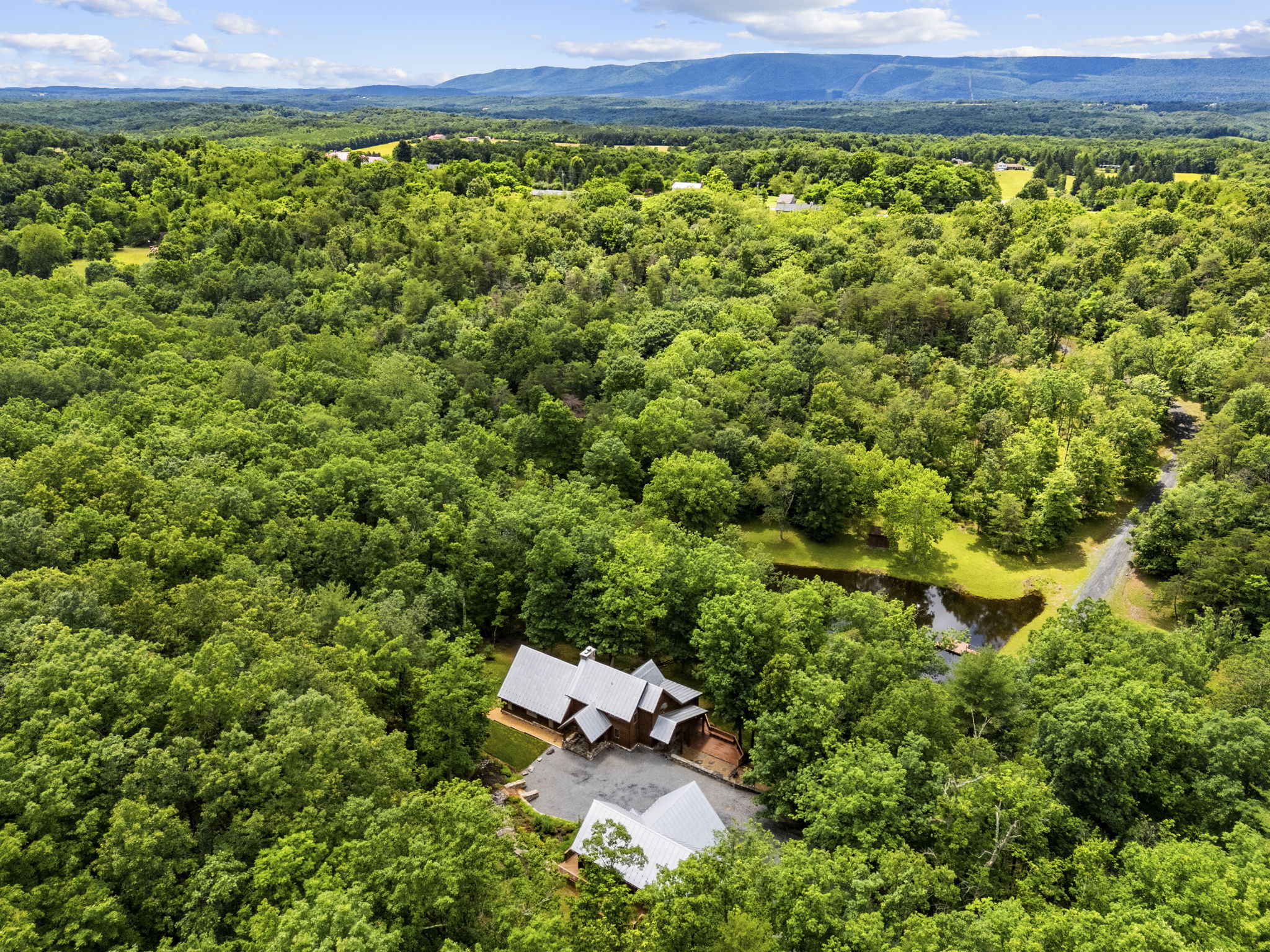  310 Red Gate Retreat Way, Berkeley Springs, WV 25411 - 物件實景