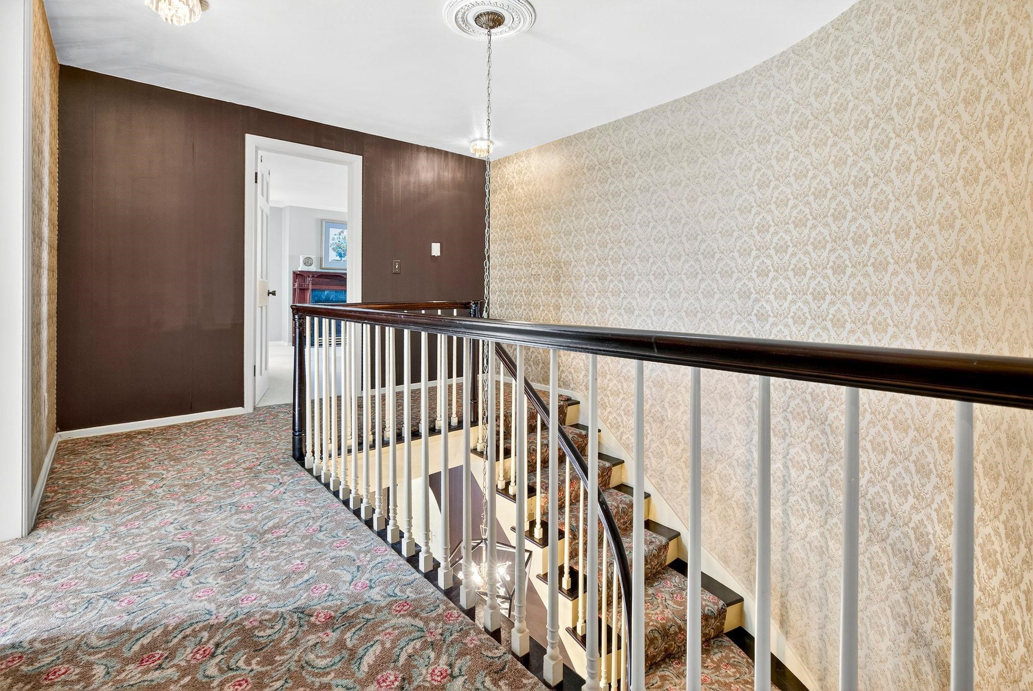 Hortonville, Wisconsin, 54944-9435, United States, 5 Bedrooms Bedrooms, ,4 BathroomsBathrooms,Residential,For Sale,1977478