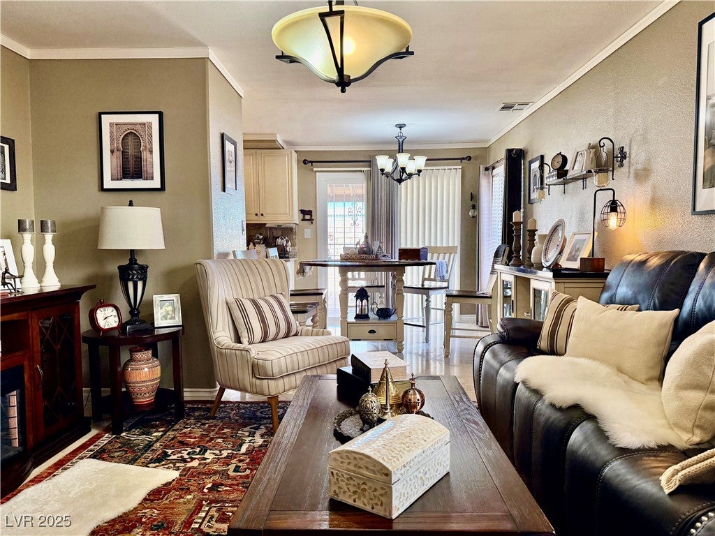 Las Vegas, Nevada, 89121, United States, 3 Bedrooms Bedrooms, ,2 BathroomsBathrooms,Residential,For Sale,1981360